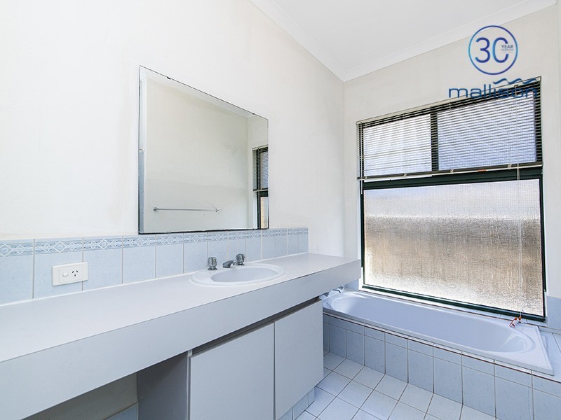 1 Peak View, Canning Vale WA 6155