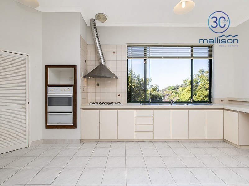 1 Peak View, Canning Vale WA 6155