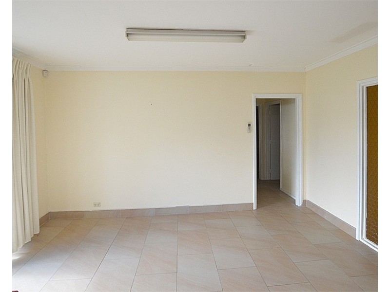 13 Lake Road, Champion Lakes WA 6111