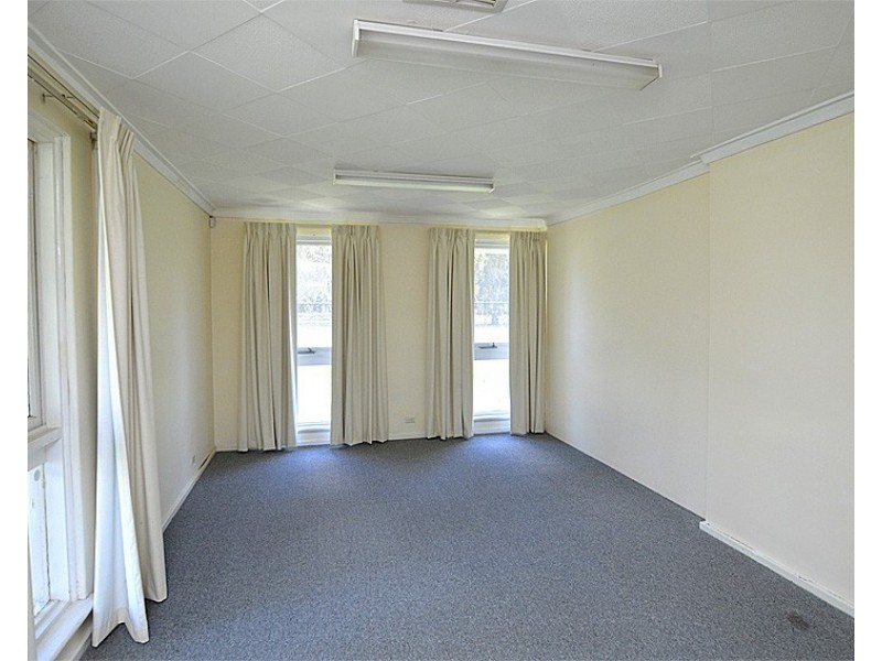 13 Lake Road, Champion Lakes WA 6111