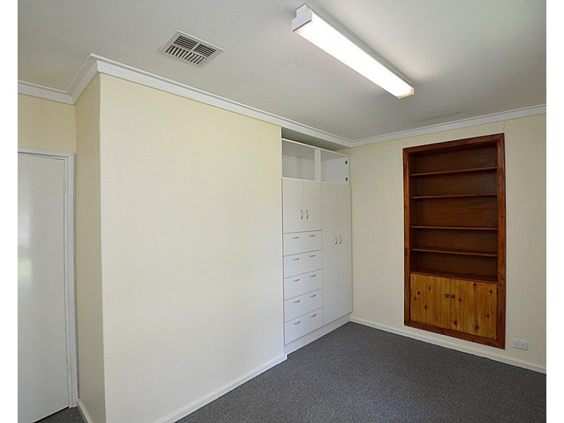 13 Lake Road, Champion Lakes WA 6111