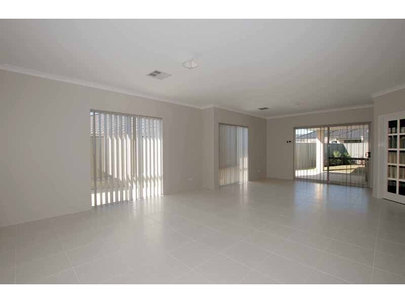4 Arkose Crescent, Harrisdale WA 6112