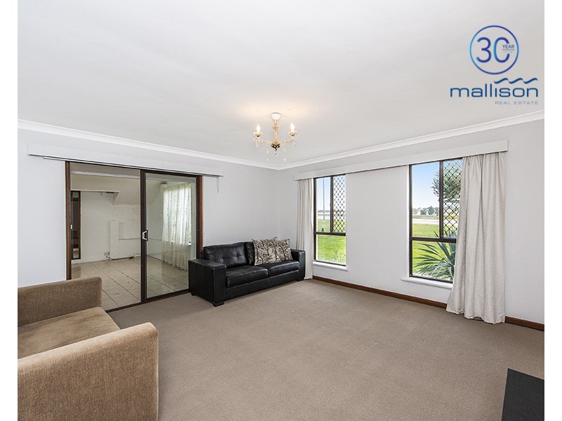 26 Lake Street, Rockingham WA 6168