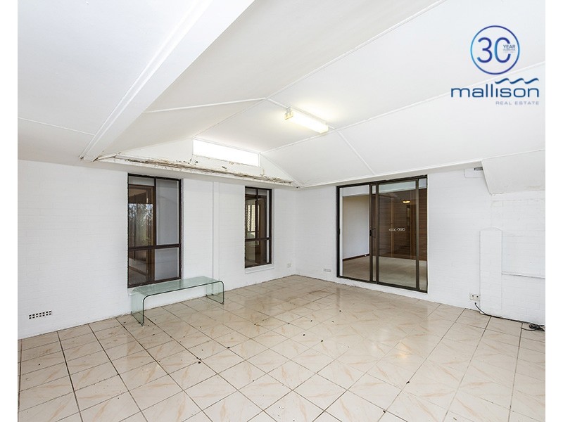 26 Lake Street, Rockingham WA 6168