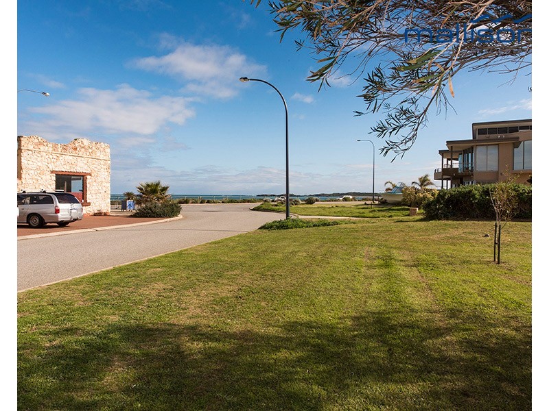 7/4-6 Gloucester Avenue, Shoalwater WA 6169