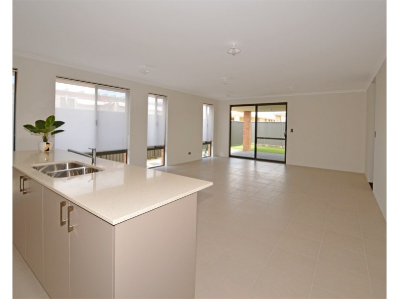 4 Dulcie Lane, Baldivis WA 6171