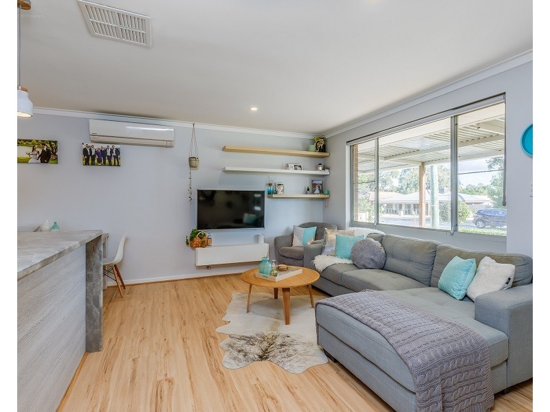 29 Blackburne Drive, Kelmscott WA 6111