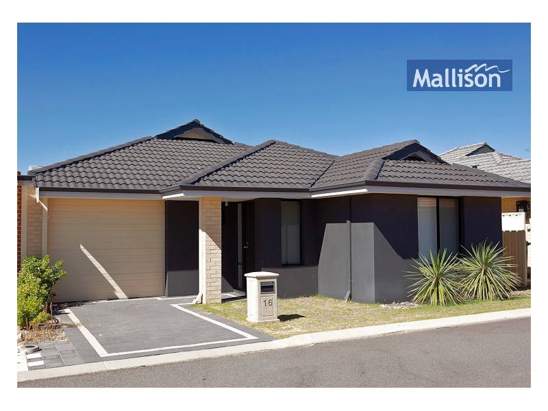 16/11 Hazlett Way, Canning Vale WA 6155