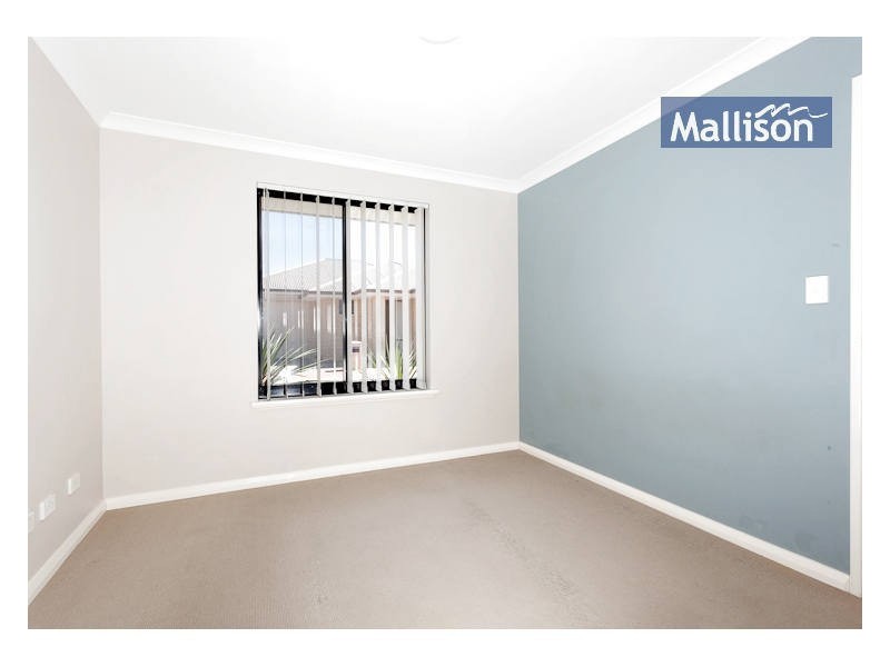 16/11 Hazlett Way, Canning Vale WA 6155