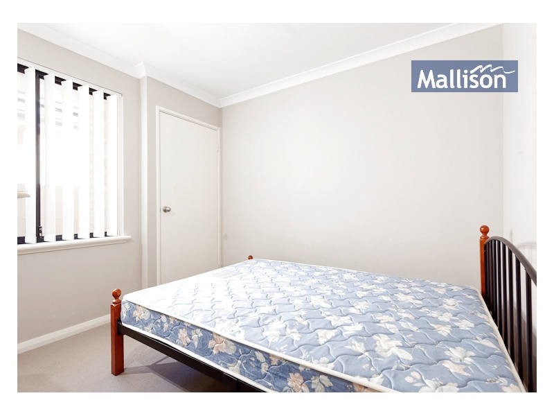 16/11 Hazlett Way, Canning Vale WA 6155