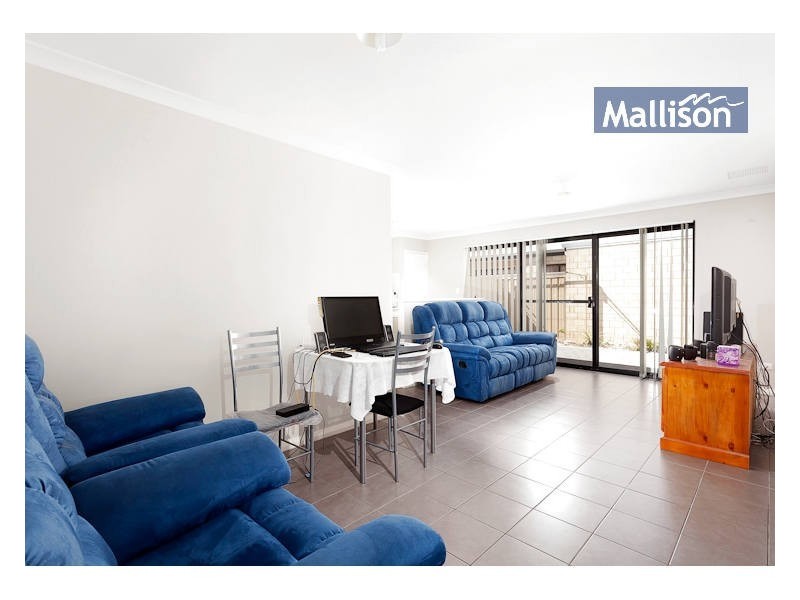 16/11 Hazlett Way, Canning Vale WA 6155