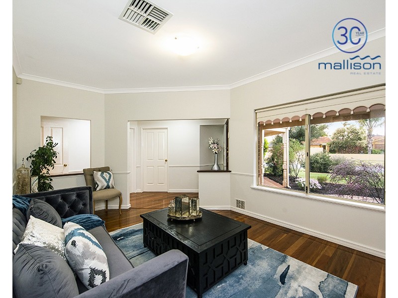 2 Earnshaw Loop, Leeming WA 6149