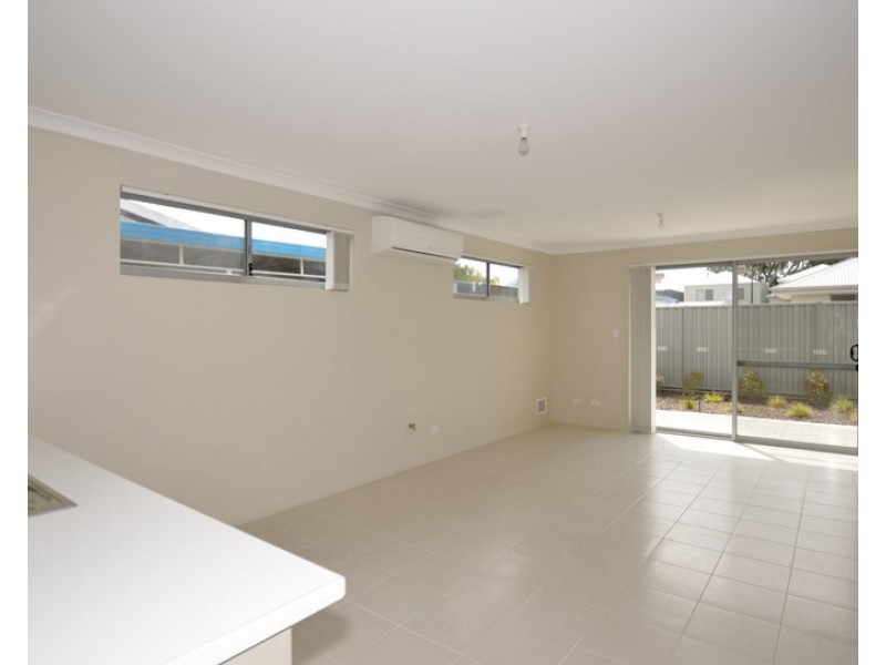 154 George Street, Queens Park WA 6107