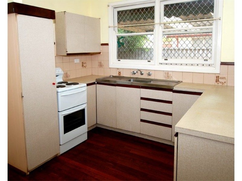 9 Curan Street, Coolbellup WA 6163