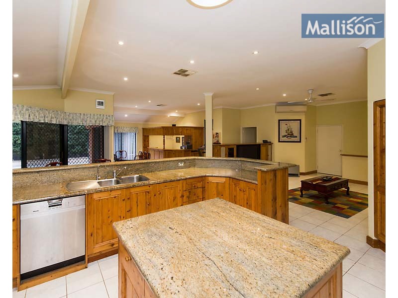 32 Burtonia Place, Canning Vale WA 6155