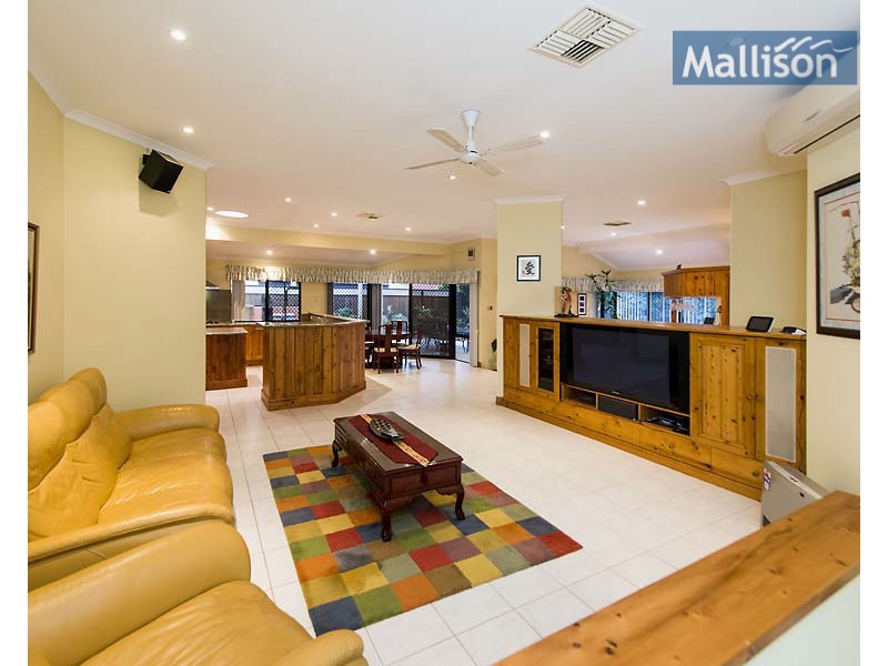 32 Burtonia Place, Canning Vale WA 6155