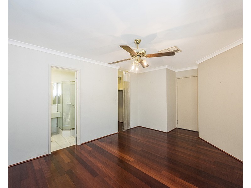 20 Woodland Dale, Canning Vale WA 6155