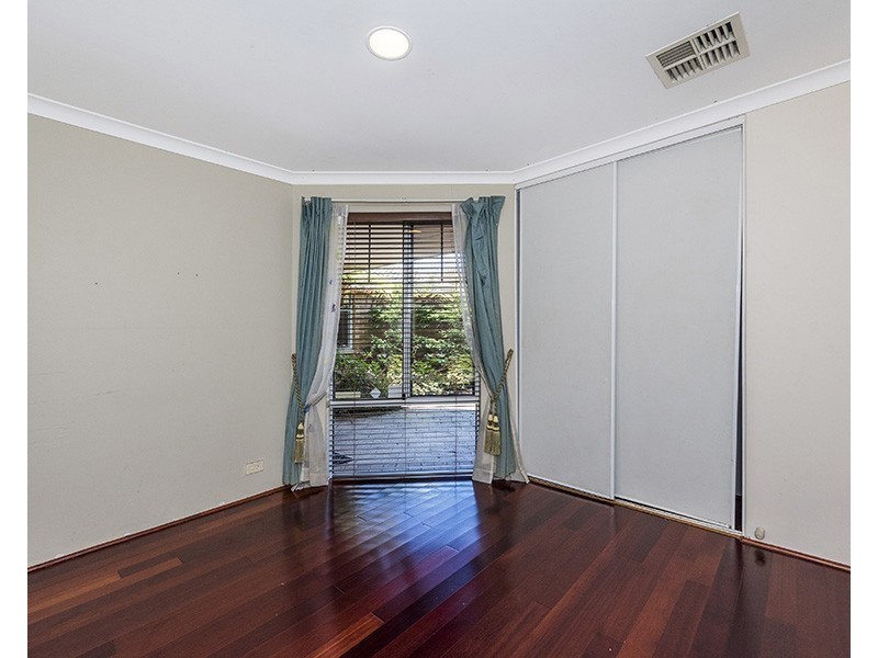 20 Woodland Dale, Canning Vale WA 6155