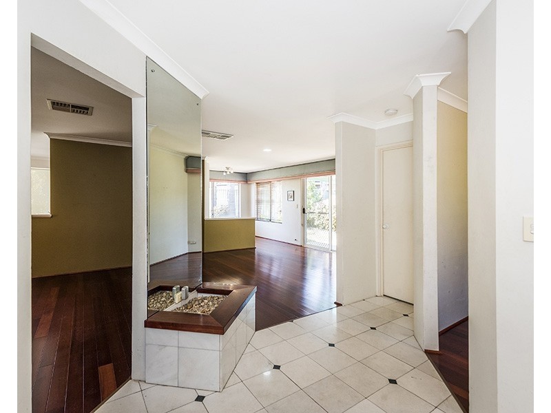 20 Woodland Dale, Canning Vale WA 6155