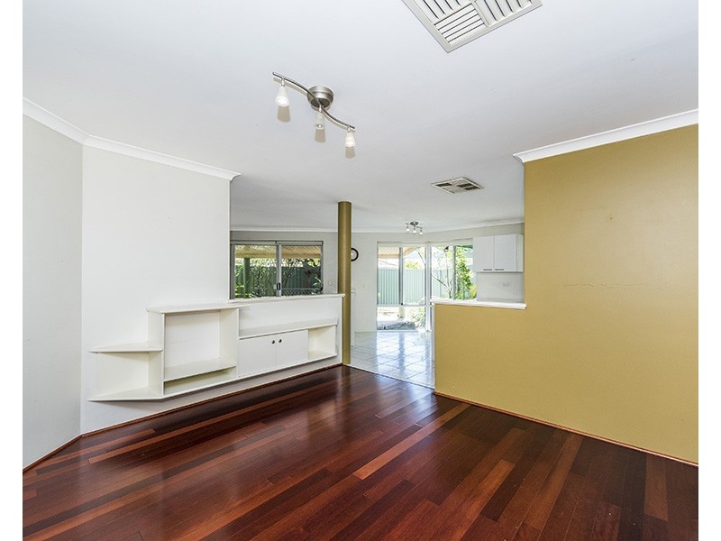 20 Woodland Dale, Canning Vale WA 6155