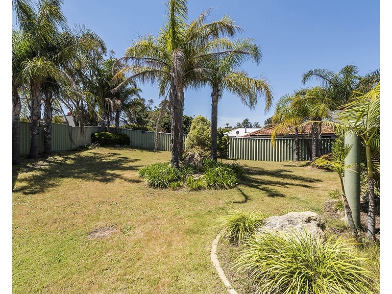 20 Woodland Dale, Canning Vale WA 6155