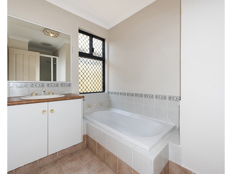 4/262 High Road, Riverton WA 6148