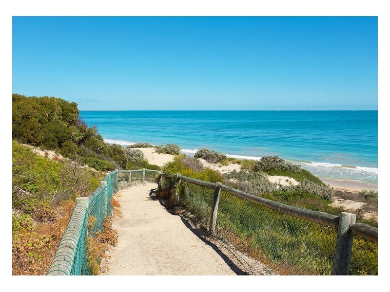 7 Lorient Close, Warnbro WA 6169