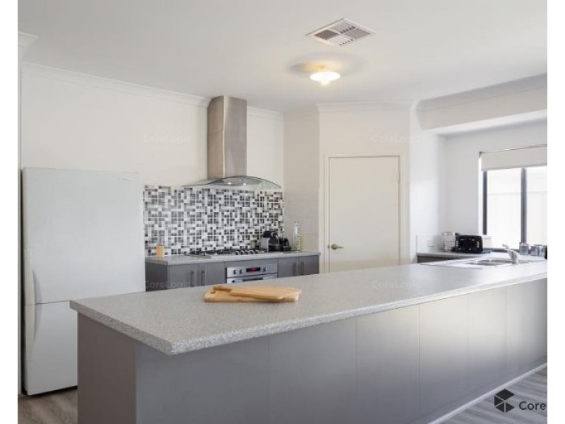 22 Riviera Turn, Piara Waters WA 6112