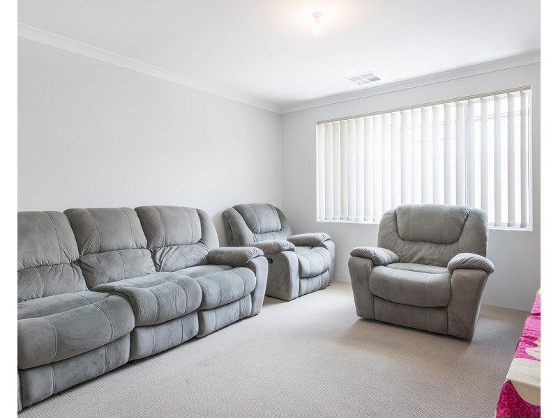 11 Needlewood Loop, Wandi WA 6167