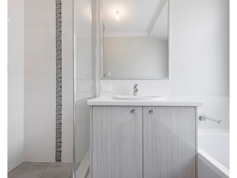 11 Needlewood Loop, Wandi WA 6167