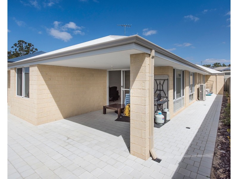 11 Needlewood Loop, Wandi WA 6167
