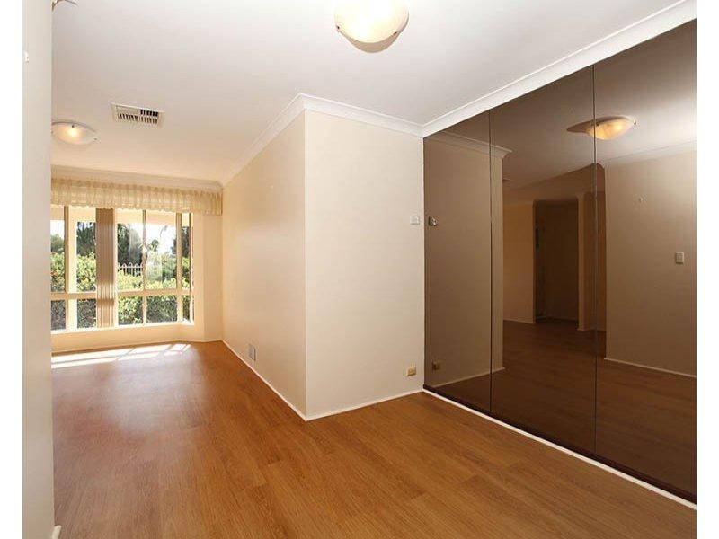 4 Explorer Drive, Thornlie WA 6108