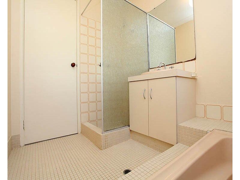 4 Explorer Drive, Thornlie WA 6108