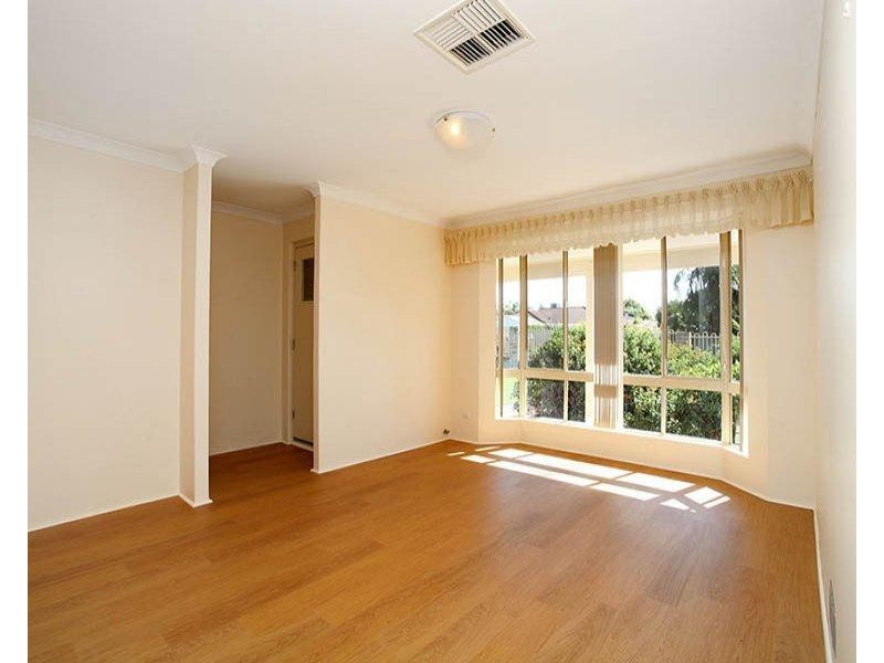 4 Explorer Drive, Thornlie WA 6108
