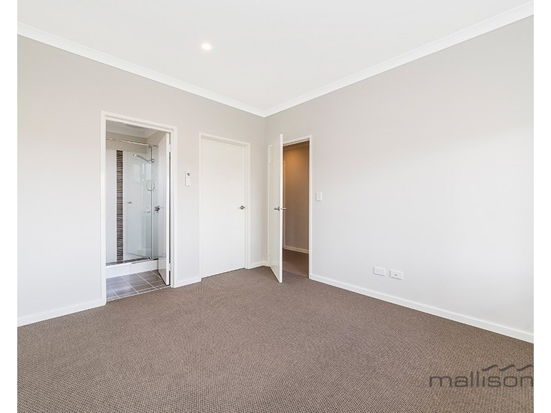 62 Lancaster Loop, Piara Waters WA 6112
