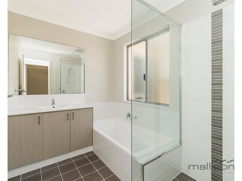 62 Lancaster Loop, Piara Waters WA 6112
