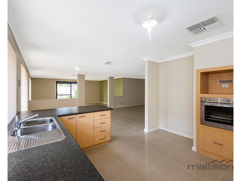 17 Dennis Way, Canning Vale WA 6155