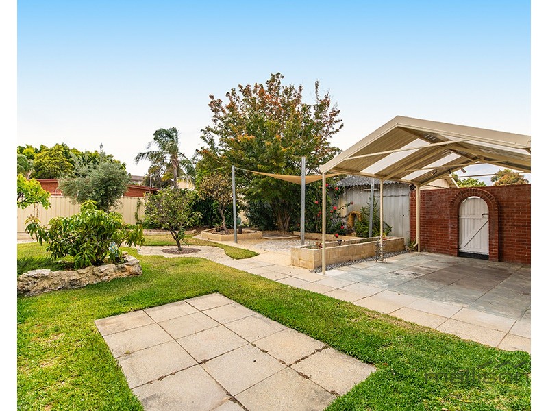 8 Mamillius Street, Coolbellup WA 6163