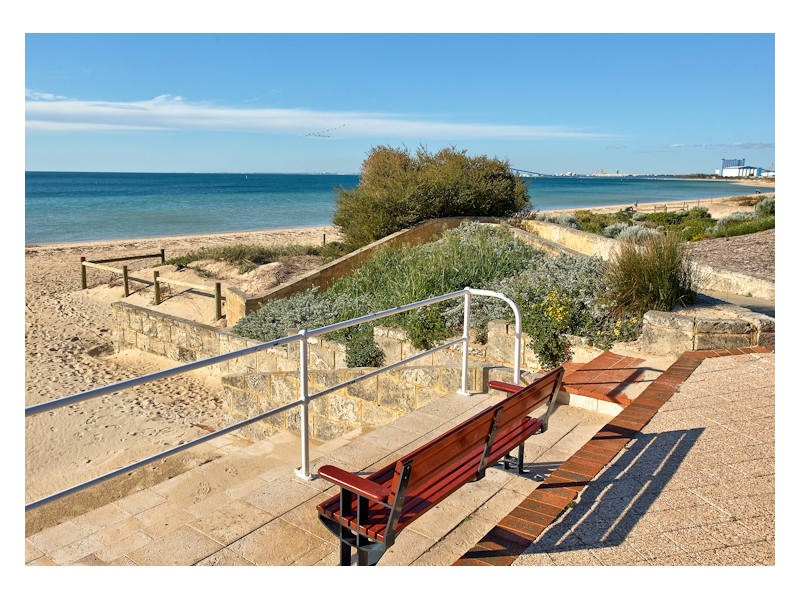 21 Weld Street, Rockingham WA 6168