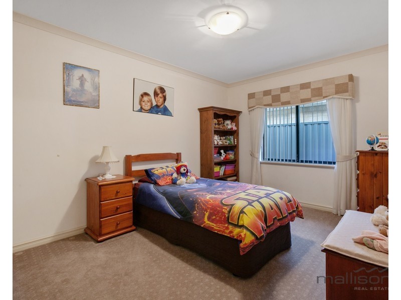 35 Bluestone Loop, Piara Waters WA 6112