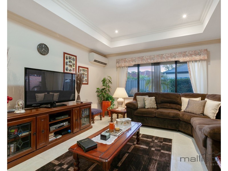 35 Bluestone Loop, Piara Waters WA 6112