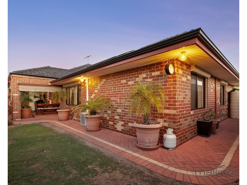 35 Bluestone Loop, Piara Waters WA 6112