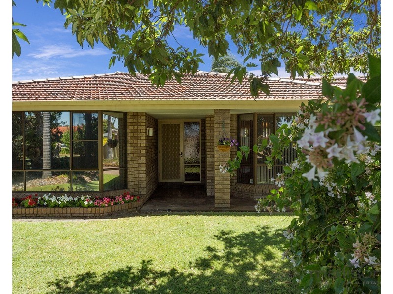 37 Pioneer Drive, Thornlie WA 6108