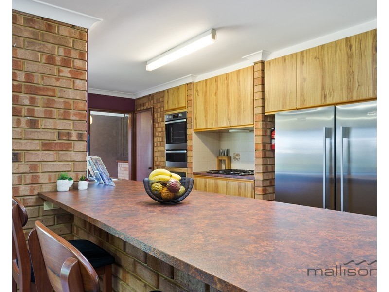 37 Pioneer Drive, Thornlie WA 6108