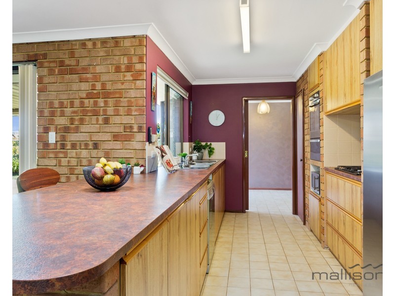 37 Pioneer Drive, Thornlie WA 6108