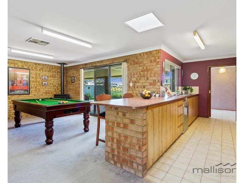 37 Pioneer Drive, Thornlie WA 6108