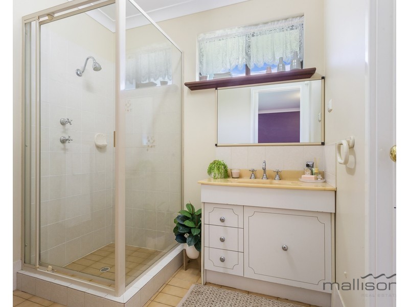 37 Pioneer Drive, Thornlie WA 6108