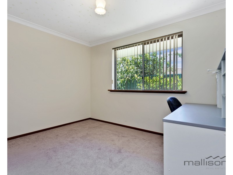 37 Pioneer Drive, Thornlie WA 6108