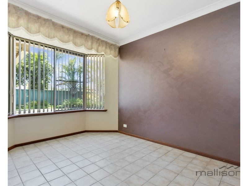 37 Pioneer Drive, Thornlie WA 6108