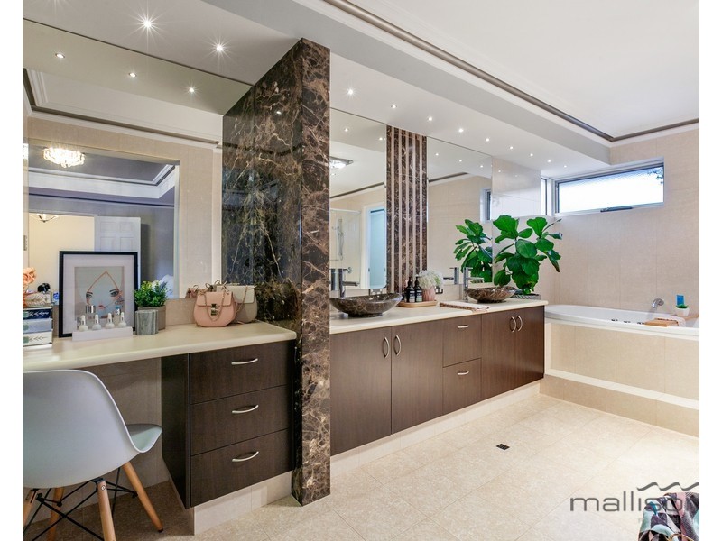 31 Oakleigh Pass, Harrisdale WA 6112